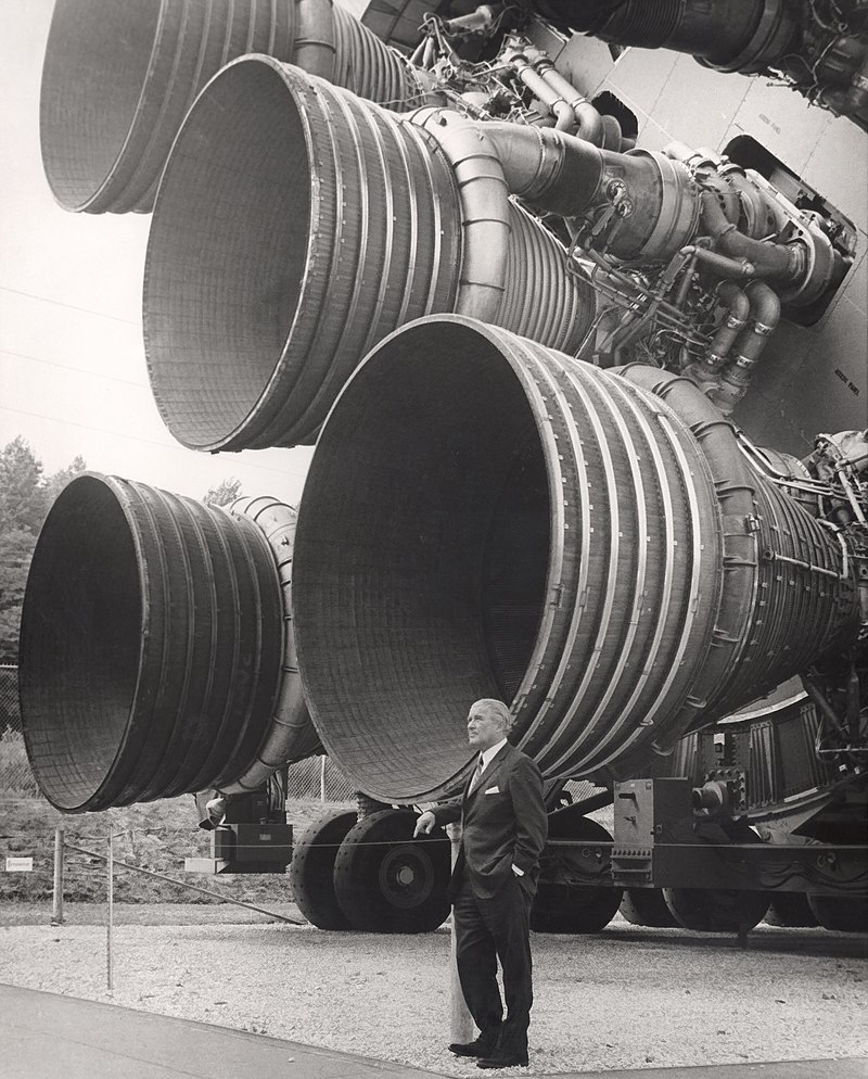 Von Braun przy swoim dziele w USA fot. Wikipedia